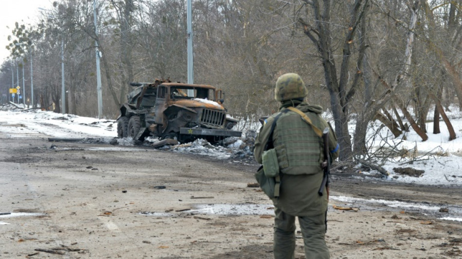 Ukraine : pour Biden, Poutine est un "criminel de guerre", frappes meurtri&egrave;res sur des civils
