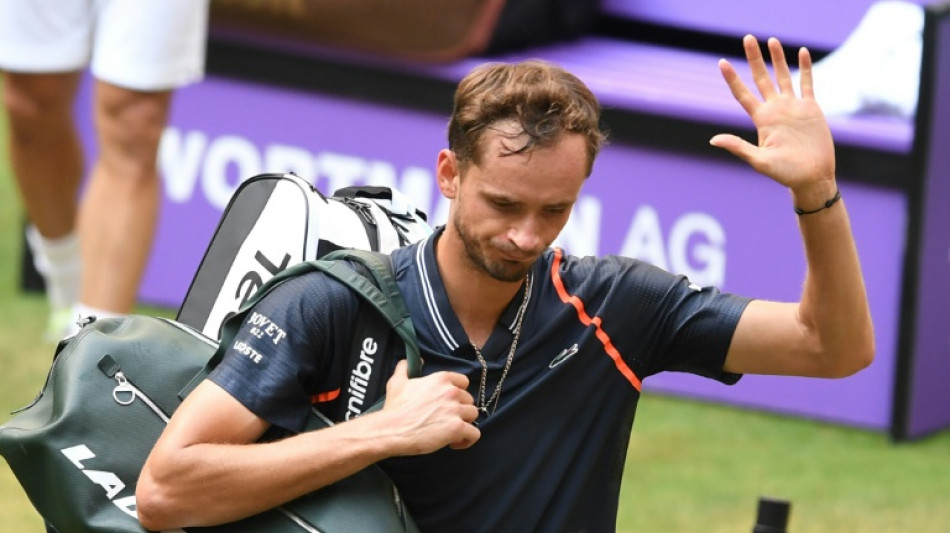 Medvedev cai nas quartas do ATP 500 de Halle; Zverev vai &agrave;s semis