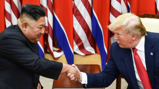 Trump ordena reducir ejercicios militares con Corea del Sur e insin&uacute;a contactos con el Norte