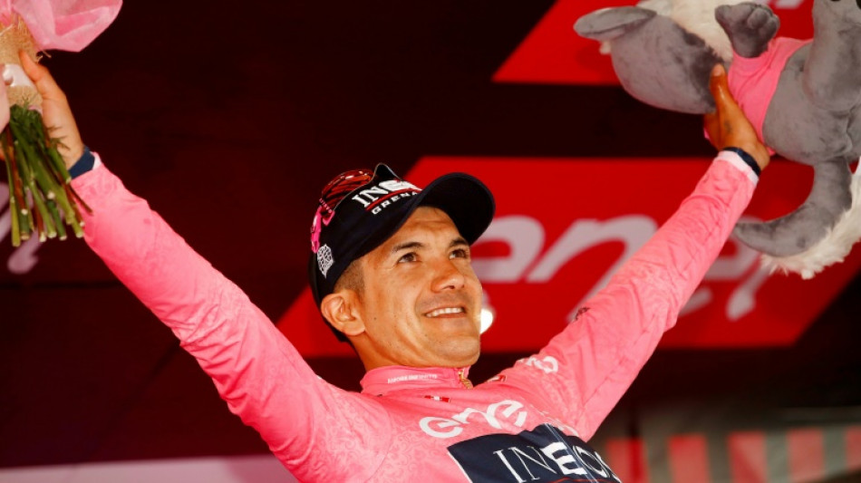Carapaz, una 'maglia rosa' fr&aacute;gil luego de la etapa del Mortirolo