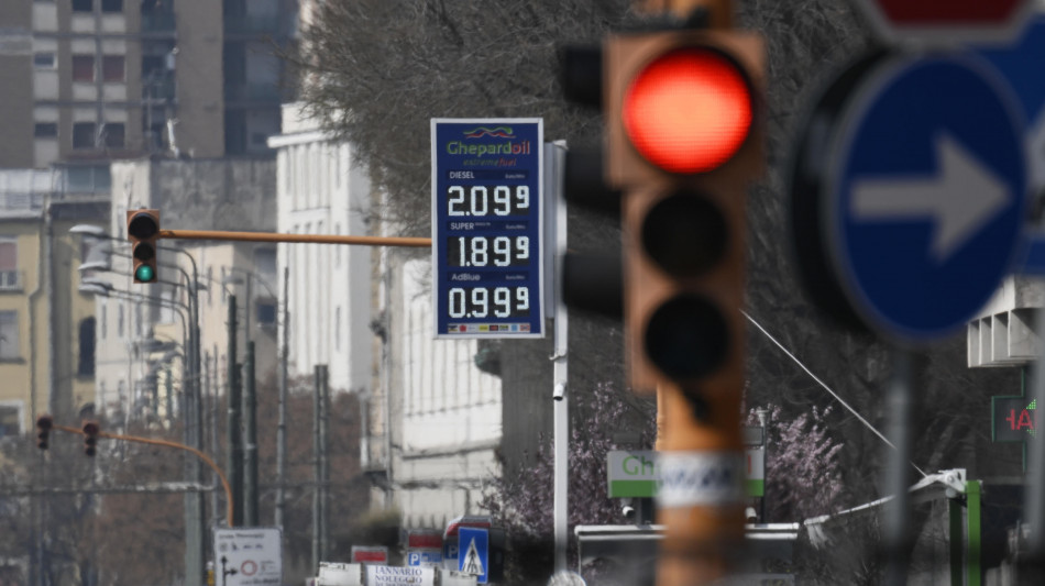 Mimit, prezzo medio benzina self a 1,738 euro al litro, gasolio a 2,059 euro