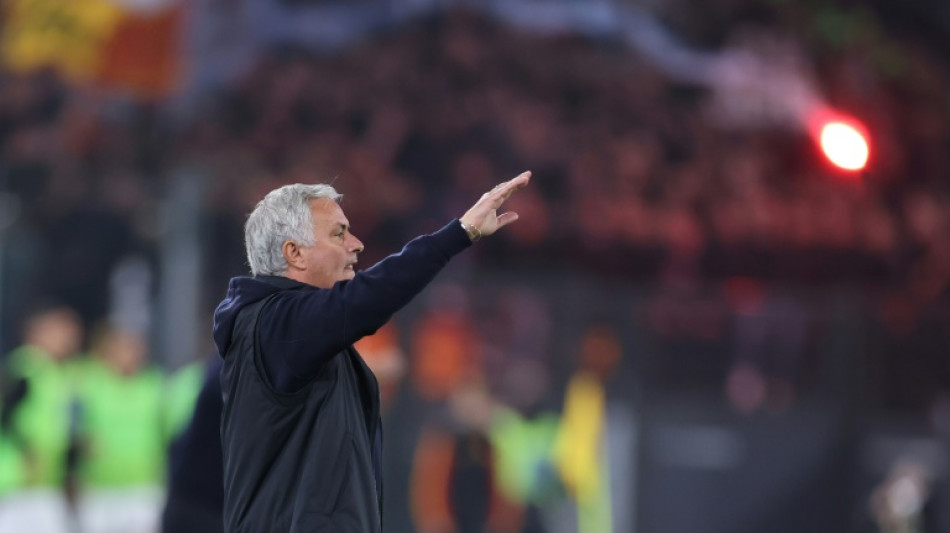 Mourinho on warpath as derby day enflames Roman passions