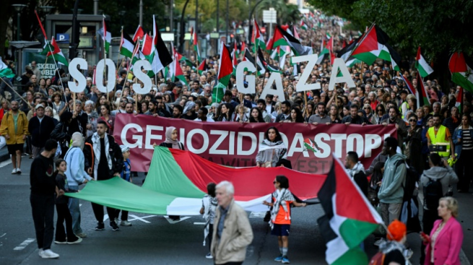 Con el respaldo del cine espa&ntilde;ol, miles de personas se manifiestan en San Sebasti&aacute;n a favor de los palestinos