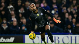 Rosenior refuses to back Sanchez as Chelsea number one