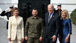 Entre c&eacute;ticos a entregar mais ajuda, Biden recebe Zelensky