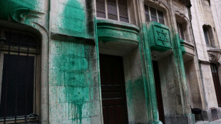 Memorial do Holocausto e sinagogas são vandalizados em Paris