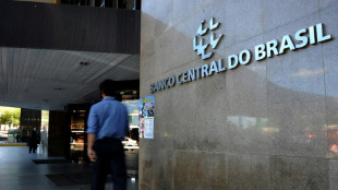 Copom mantém Selic em 15%