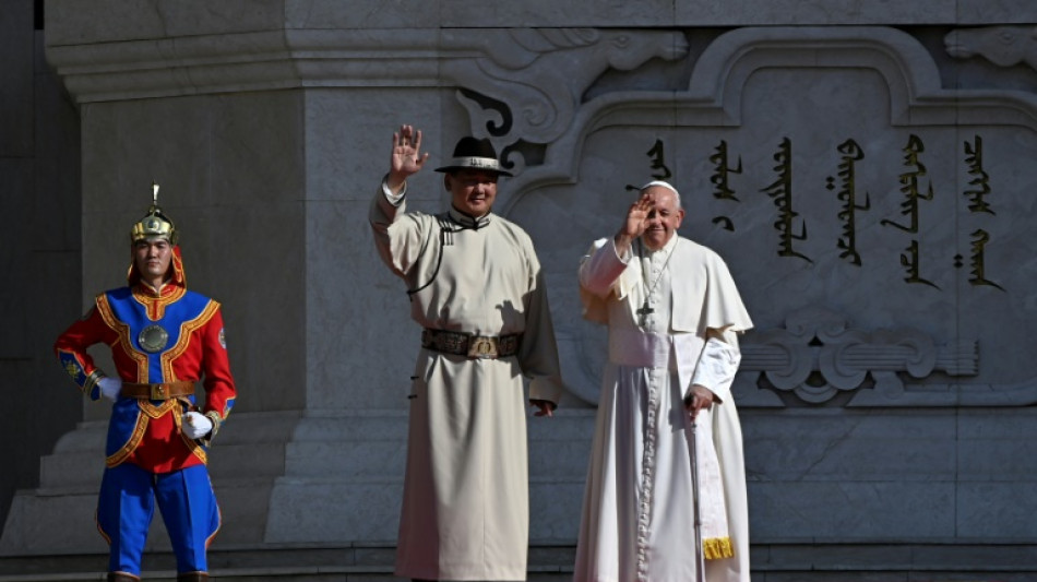 El papa se encuentra con la diminuta comunidad cat&oacute;lica de Mongolia