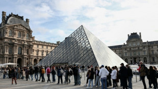 Autoridades francesas anunciam mais detenções por roubo no Louvre