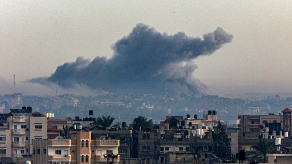 Israel bombardeia Gaza; negocia&ccedil;&otilde;es para tr&eacute;gua prosseguem