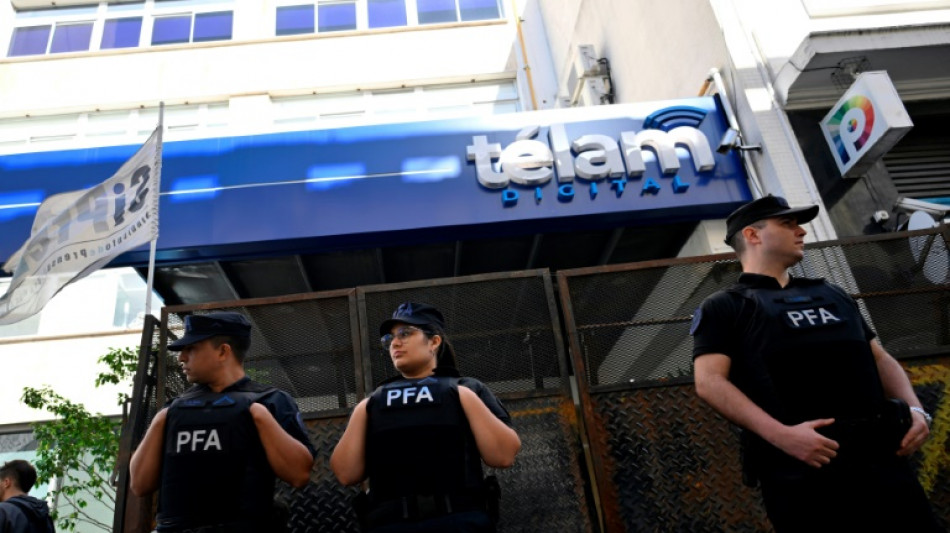 Gobierno argentino suspende agencia de noticias T&eacute;lam y valla sus sedes
