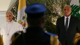 Papa Leão XIV chega ao Líbano com mensagem de paz