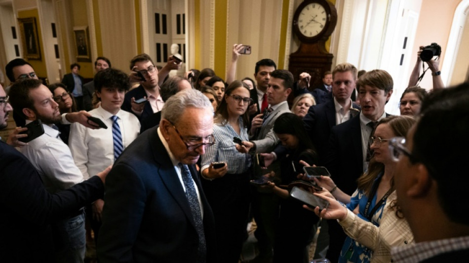 El principal senador dem&oacute;crata advierte que Trump encamina a EEUU "a una dictadura"