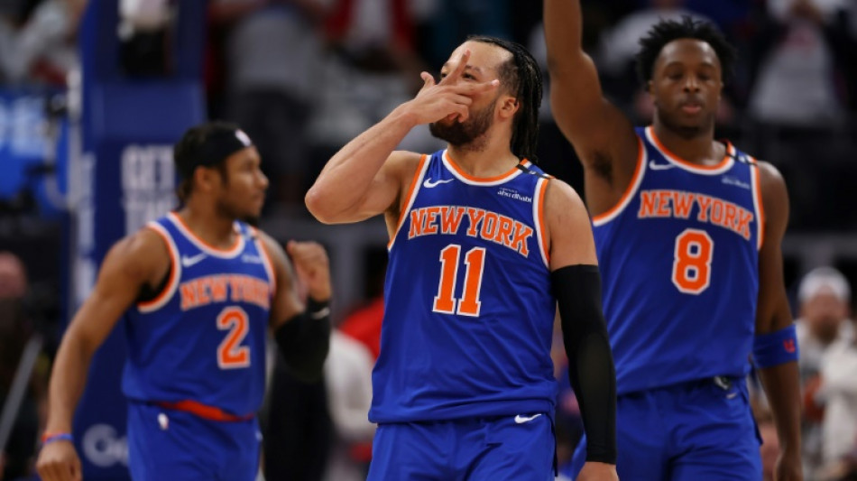 Knicks leave Celtics on brink, Warriors facing exit