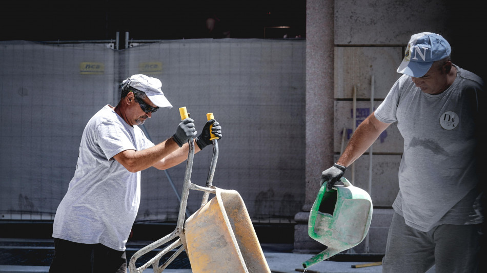 Operaio si accascia e muore in un cantiere nel Frusinate