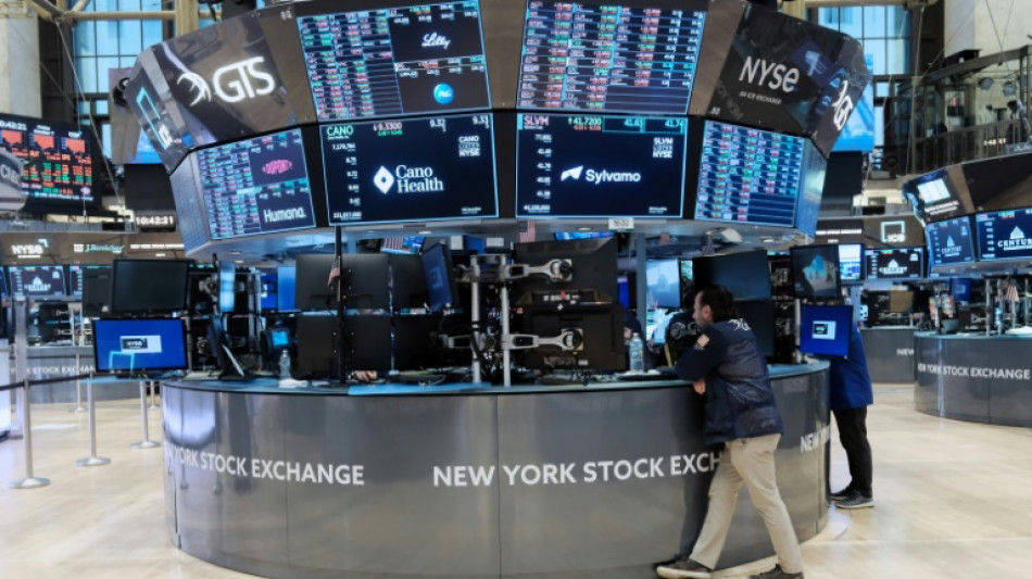 Wall Street en l&eacute;g&egrave;re hausse dans un march&eacute; peu fr&eacute;quent&eacute;