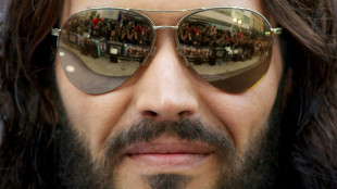 Actor Russel Brand, acusado de violaci&oacute;n, habla de semana "deprimente"
