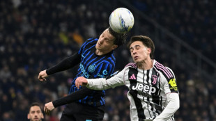 Last-gasp Zielinski effort keeps Inter at Serie A summit 