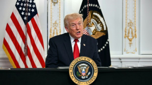 Trump diz que espaço aéreo da Venezuela deve ser considerado 'fechado'