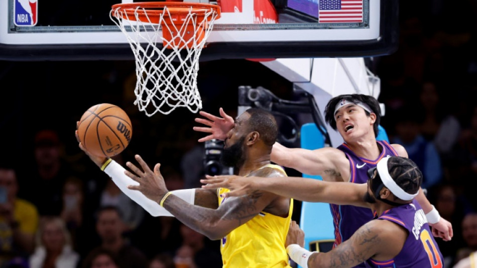 James scores 32 points as Lakers rally to beat Suns, Celtics down Nets