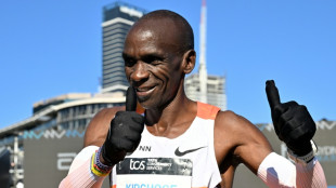 Kipchoge gana en Melbourne su primer marat&oacute;n en tres a&ntilde;os