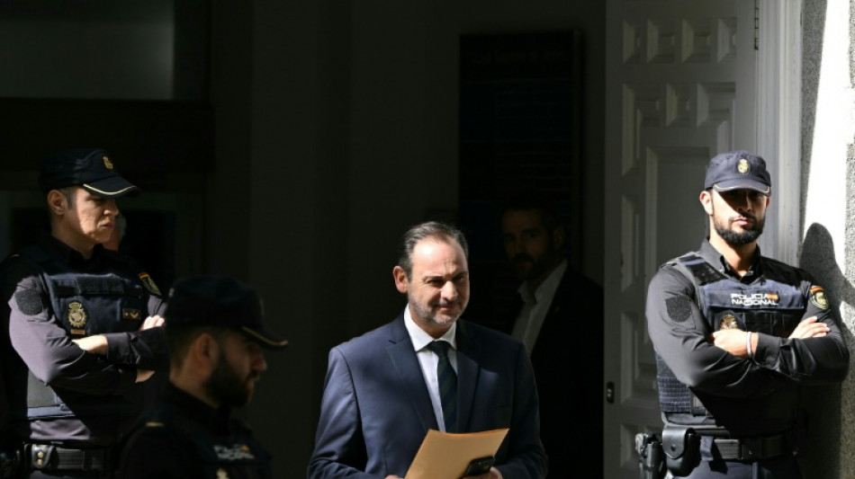 Un exministro espa&ntilde;ol cercano a Pedro S&aacute;nchez y en prisi&oacute;n por corrupci&oacute;n renuncia como diputado