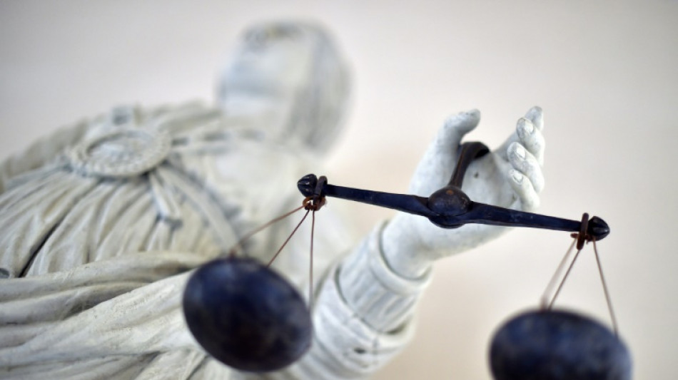 Lebenslange Haft f&uuml;r dreifachen Mord an Eltern und Schwester beantragt