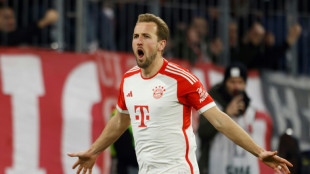 Bayern vence Stuttgart e segue ritmo do l&iacute;der Leverkusen, que derrota Eintracht