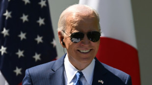 Biden est&aacute; "considerando" la solicitud australiana de absolver de espionaje a Assange