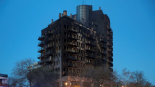 Cuatro muertos y 14 desaparecidos en un incendio que devor&oacute; un edificio en Espa&ntilde;a