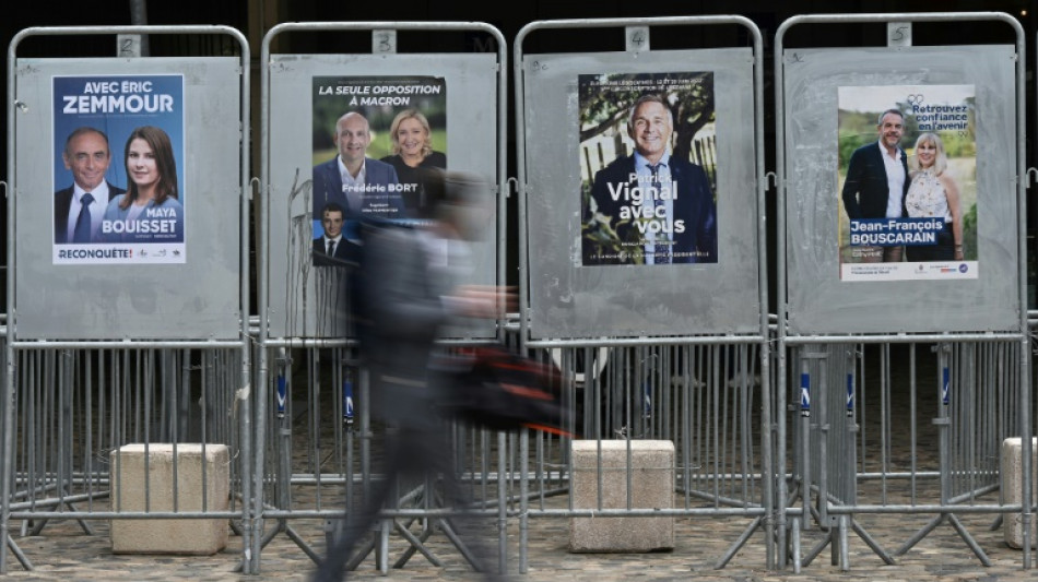 La France de nouveau aux urnes pour le premier tour des l&eacute;gislatives