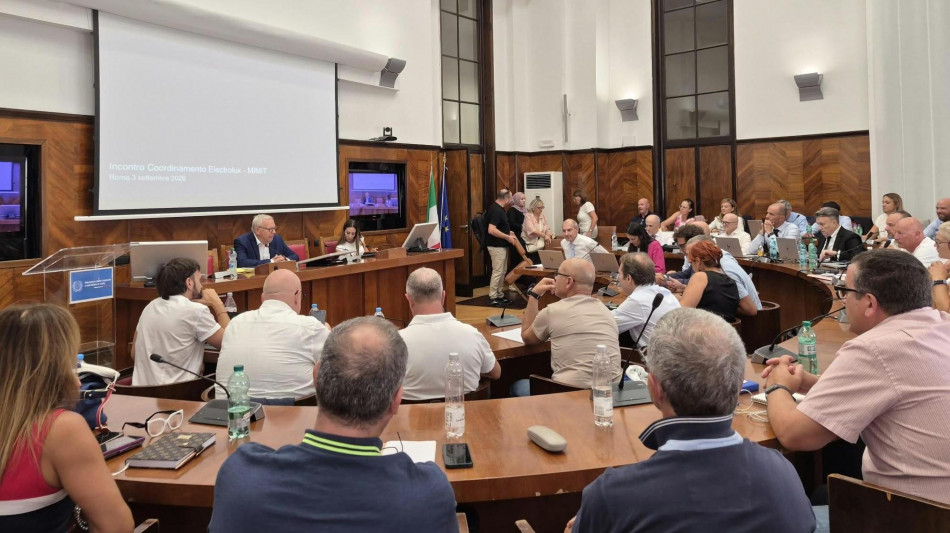 Vertenza Electrolux, discussione fiume al tavolo Mimit, si riprende domani