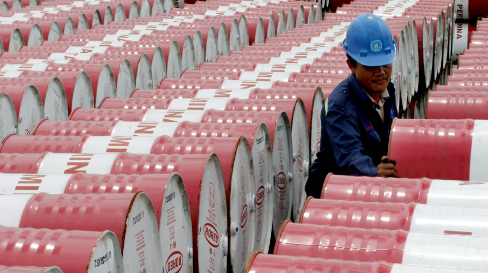 Il petrolio in rialzo a New York a 59,79 dollari