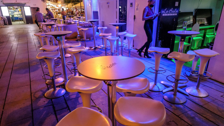 Media, emergenza ambulanze a Ibiza per colpa delle discoteche