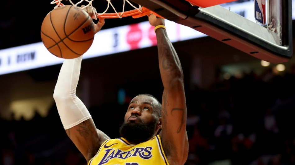 Wembanyama shines but Spurs lose 7th straight, James fuels Lakers win