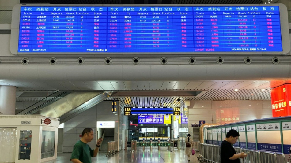 Evacuaciones y vuelos cancelados en China al acercarse el tif&oacute;n Dolphin