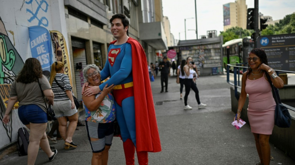 Un 'Clark Kent' brasile&ntilde;o se vuelve un inesperado superh&eacute;roe