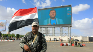 Los hut&iacute;es dicen que ataques israel&iacute;es dejaron ocho muertos y 142 heridos en la capital de Yemen