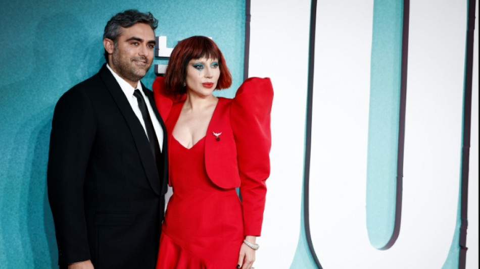 Nasce primeiro filho da cantora Lady Gaga (imprensa) 