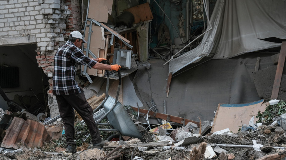 Kiev, raid russi nel Donetsk e a Kherson, 9 morti