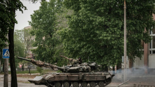 Les "h&eacute;ros" d'Azovstal se rendent, le Congr&egrave;s am&eacute;ricain d&eacute;bloque 40 milliards pour l'Ukraine