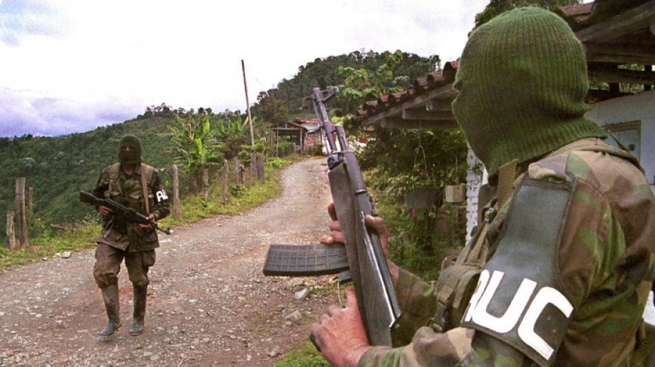 Executivos de mineradora ser&atilde;o julgados na Col&ocirc;mbia por suspeita de financiar paramilitares