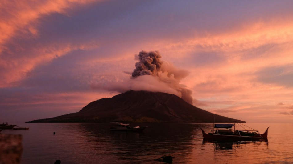 Nueva erupci&oacute;n del volc&aacute;n indonesio Ruang