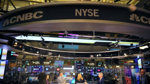 Wall Street termine en baisse, inqui&eacute;tude pour le consommateur am&eacute;ricain