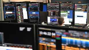 Borsa: Europa volatile, Francoforte -0,4%