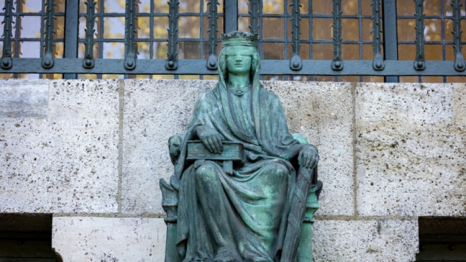 Mutma&szlig;licher Neonazi wegen Gewalttaten und Bedrohung in Berlin vor Gericht