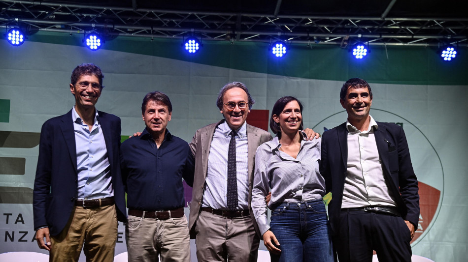 Opposizioni, Meloni venga in Aula per vertice sulla Groenlandia