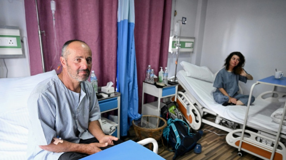 Nepal searches for avalanche victims