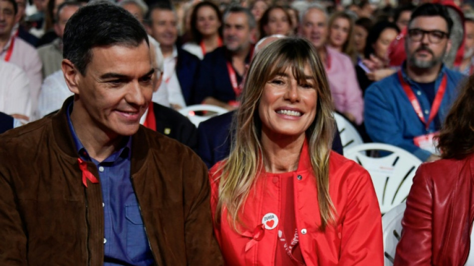 Em tribunal, esposa do presidente do governo espanhol nega ter desviado fundos