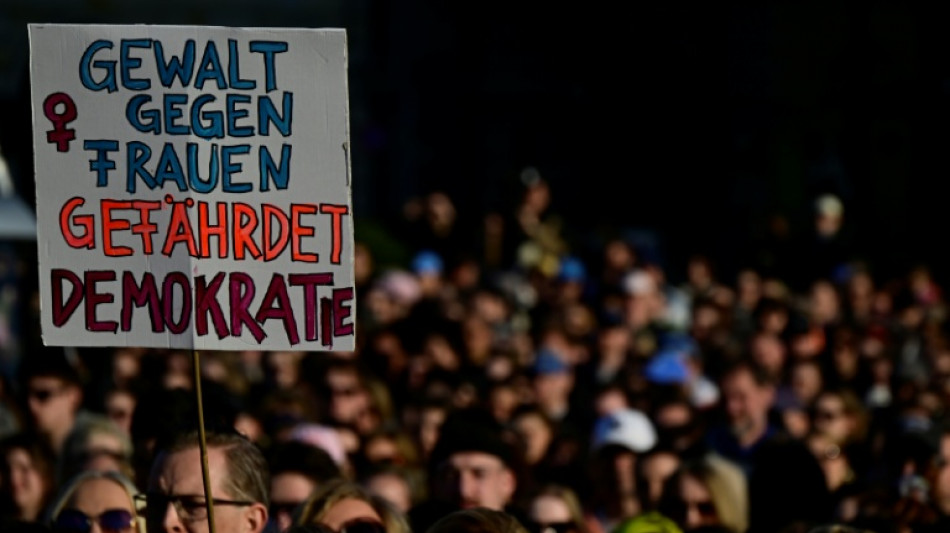 Digitale Gewalt gegen Frauen: Appelle im Bundestag an Verantwortung aller